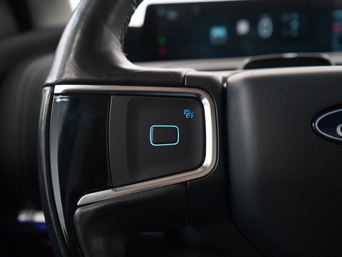 Used 2025 Ford Expedition Max Platinum image 32