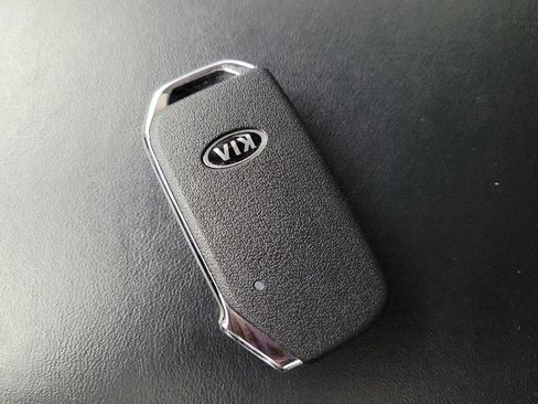 Used 2020 Kia Telluride EX image 32