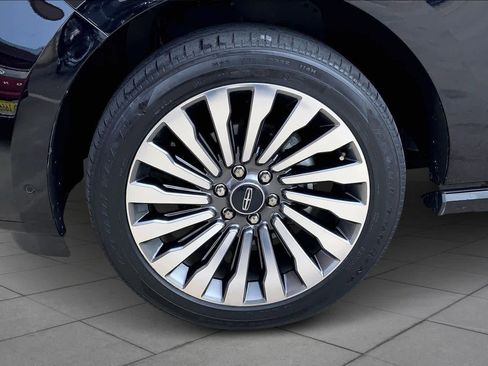 Used 2019 Lincoln Navigator Reserve w/ Cargo Package image 11