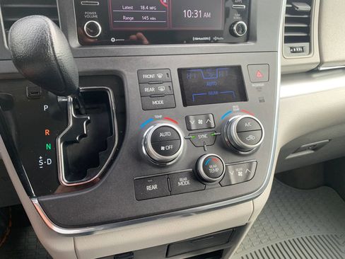 Used 2019 Toyota Sienna LE image 23