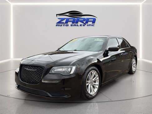 Used 2016 Chrysler 300 Limited image 3