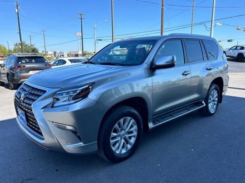 Used 2021 Lexus GX 460 Premium w/ Premium Package image 3