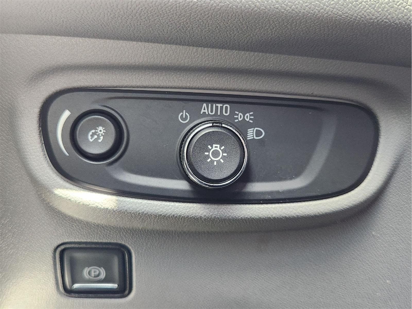 Used 2020 GMC Terrain SLE w/ Driver Convenience Package FWD image 22