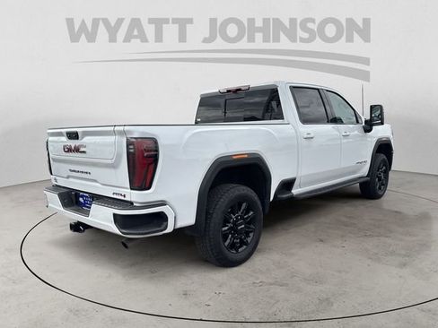 Used 2024 GMC Sierra 2500 AT4 w/ AT4 Premium Plus Package image 5