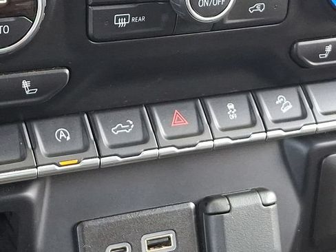 Used 2019 Chevrolet Silverado 1500 LT w/ All-Star Edition AWD/4WD image 17