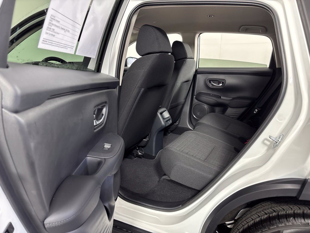 Used 2027 Honda HR-V LX image 24