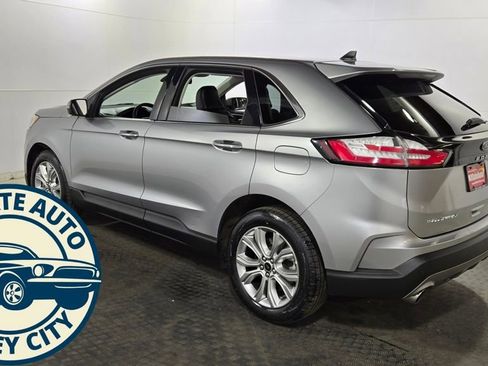 Used 2023 Ford Edge Titanium image 5