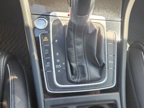 Used 2019 Volkswagen Golf R 4-Door image 27