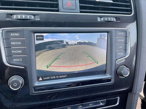 Used 2017 Volkswagen GTI SE FWD image 14