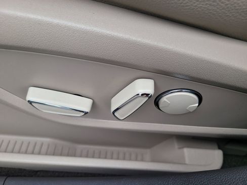 Certified 2022 Lincoln Nautilus Standard w/ Premium Package image 18