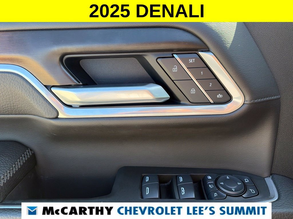 Used 2025 GMC Sierra 3500 Denali AWD/4WD image 46