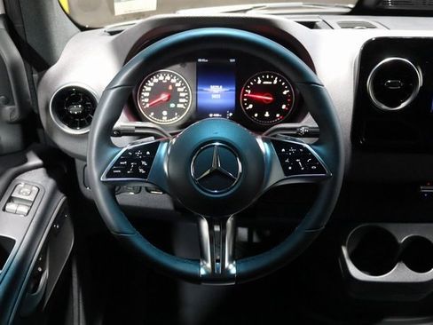 Used 2025 Mercedes-Benz Sprinter 2500 image 4