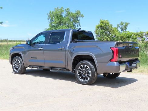Used 2024 Toyota Tundra Limited AWD/4WD image 28