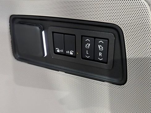 Certified 2024 Cadillac Escalade ESV Sport Platinum w/ LPO, ONYX Package image 35