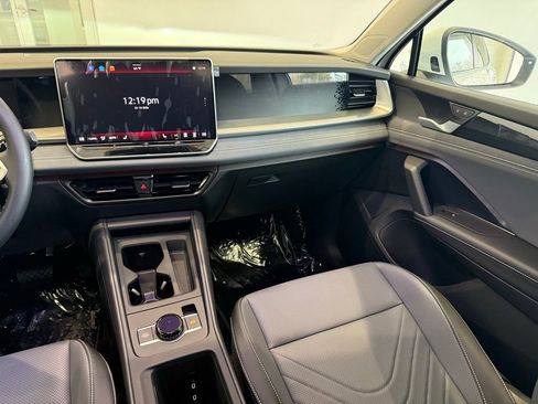 New 2026 Volkswagen Tiguan SE AWD/4WD image 12