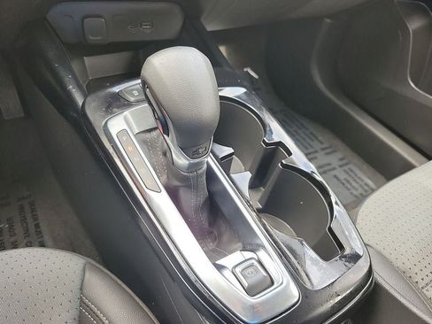 Used 2025 Chevrolet Trax LT w/ Driver Confidence Package FWD image 17