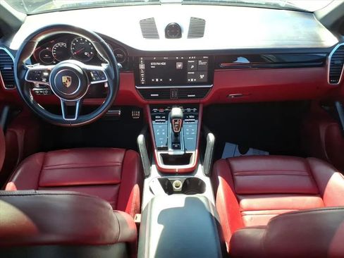 Used 2021 Porsche Cayenne S image 12