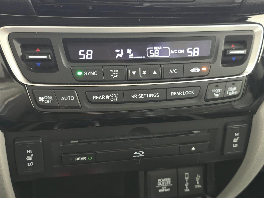 Used 2018 Honda Pilot Touring image 30