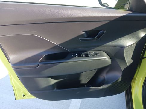 Used 2024 Hyundai Kona SEL image 14