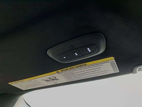 Used 2025 Chrysler Pacifica Select FWD image 54
