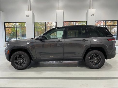 New 2024 Jeep Grand Cherokee Trailhawk w/ Advanced Protech Group II image 10