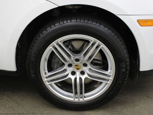 Certified 2021 Porsche Macan S AWD/4WD image 15
