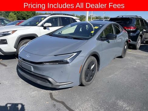Used 2023 Toyota Prius LE FWD image 1