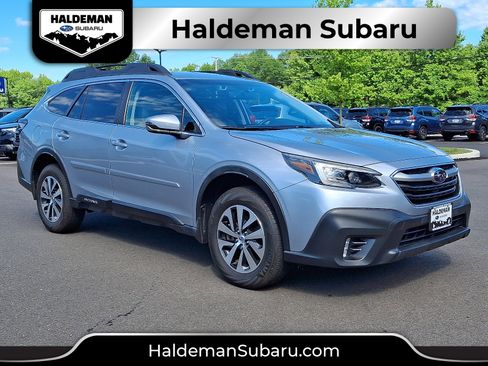 Certified 2022 Subaru Outback Premium AWD/4WD image 1