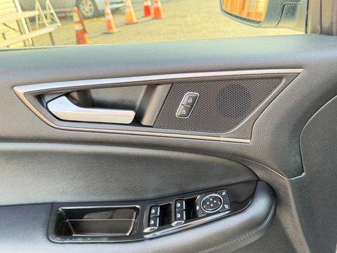 Used 2016 Ford Edge SEL w/ Equipment Group 201A AWD/4WD image 17