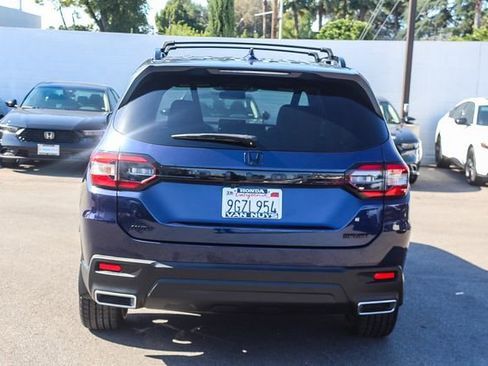 Used 2023 Honda Pilot Sport image 6