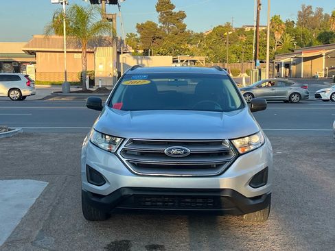 Used 2017 Ford Edge SE FWD image 5