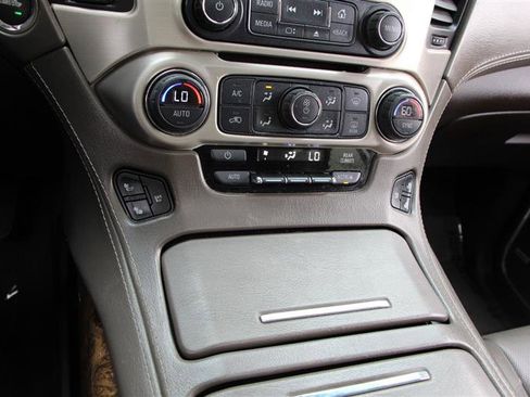 Used 2016 GMC Yukon Denali w/ Open Road Package image 22