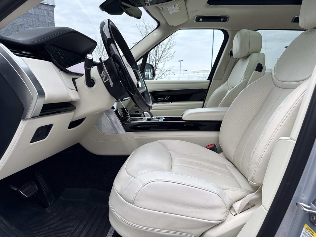 Used 2023 Land Rover Range Rover SE AWD/4WD image 19
