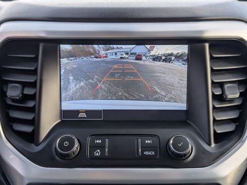 Used 2022 GMC Acadia SLT w/ LPO, Floor Liner Package image 3