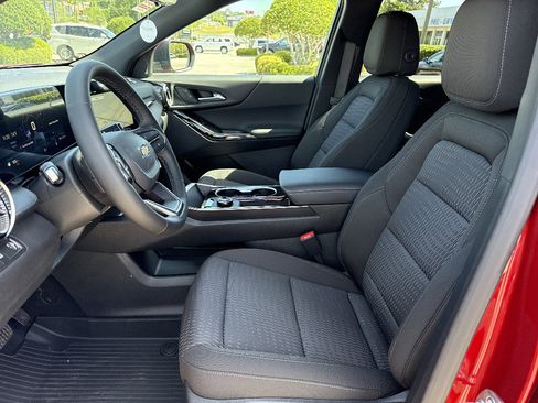 New 2026 Chevrolet Equinox LT w/ Safety and Technology Package FWD image 10