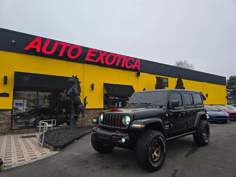 Used 2018 Jeep Wrangler Unlimited Sahara AWD/4WD image 1