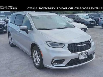 Used 2023 Chrysler Pacifica Touring-L