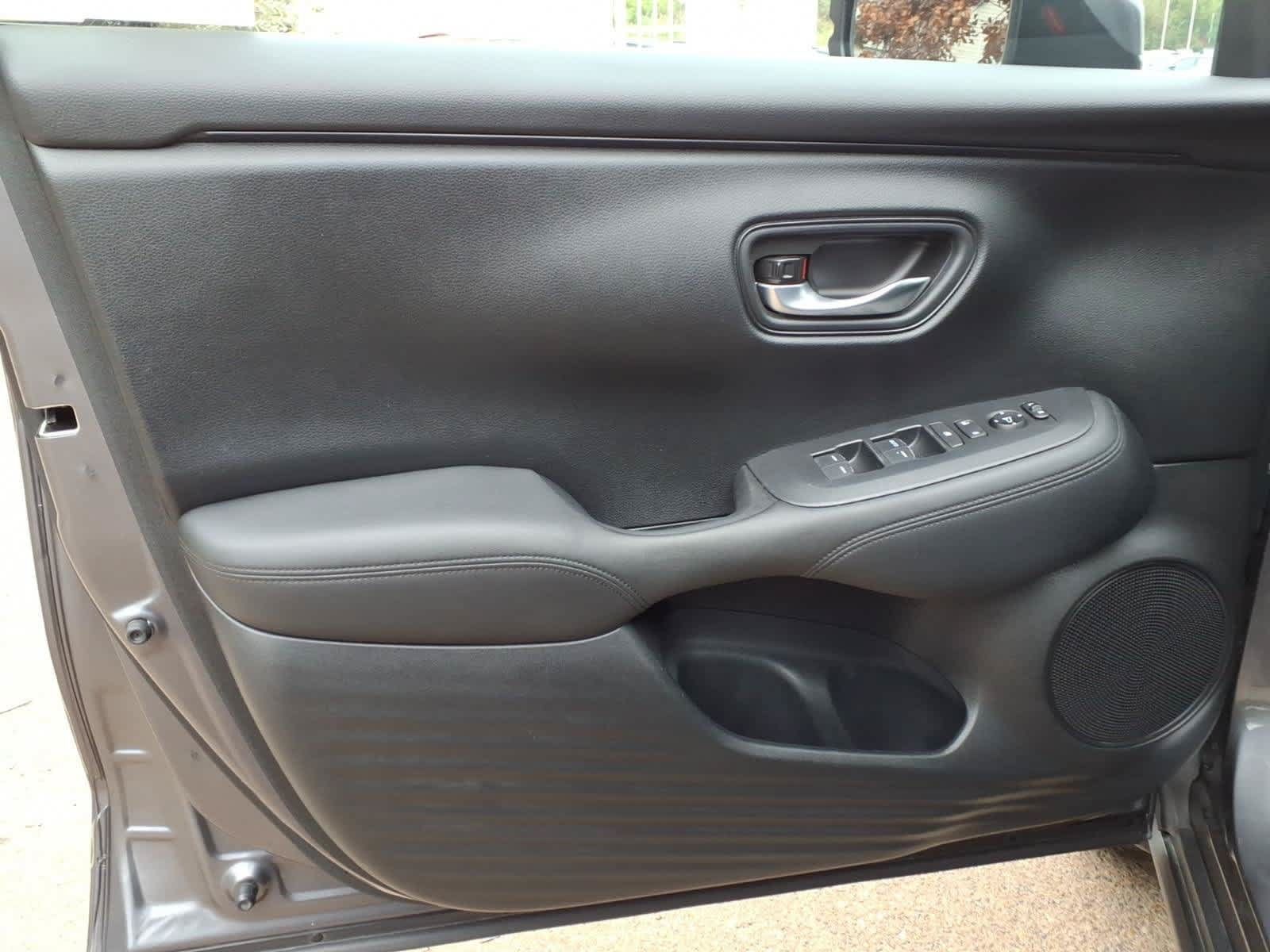 Used 2024 Honda HR-V LX image 12