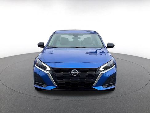 Used 2025 Nissan Altima 2.5 SV image 3