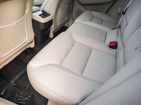 New 2026 Volvo XC60 B5 Ultra w/ Protection Package Premier image 32