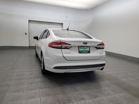 Used 2017 Ford Fusion SE w/ Fusion SE Technology Package image 6