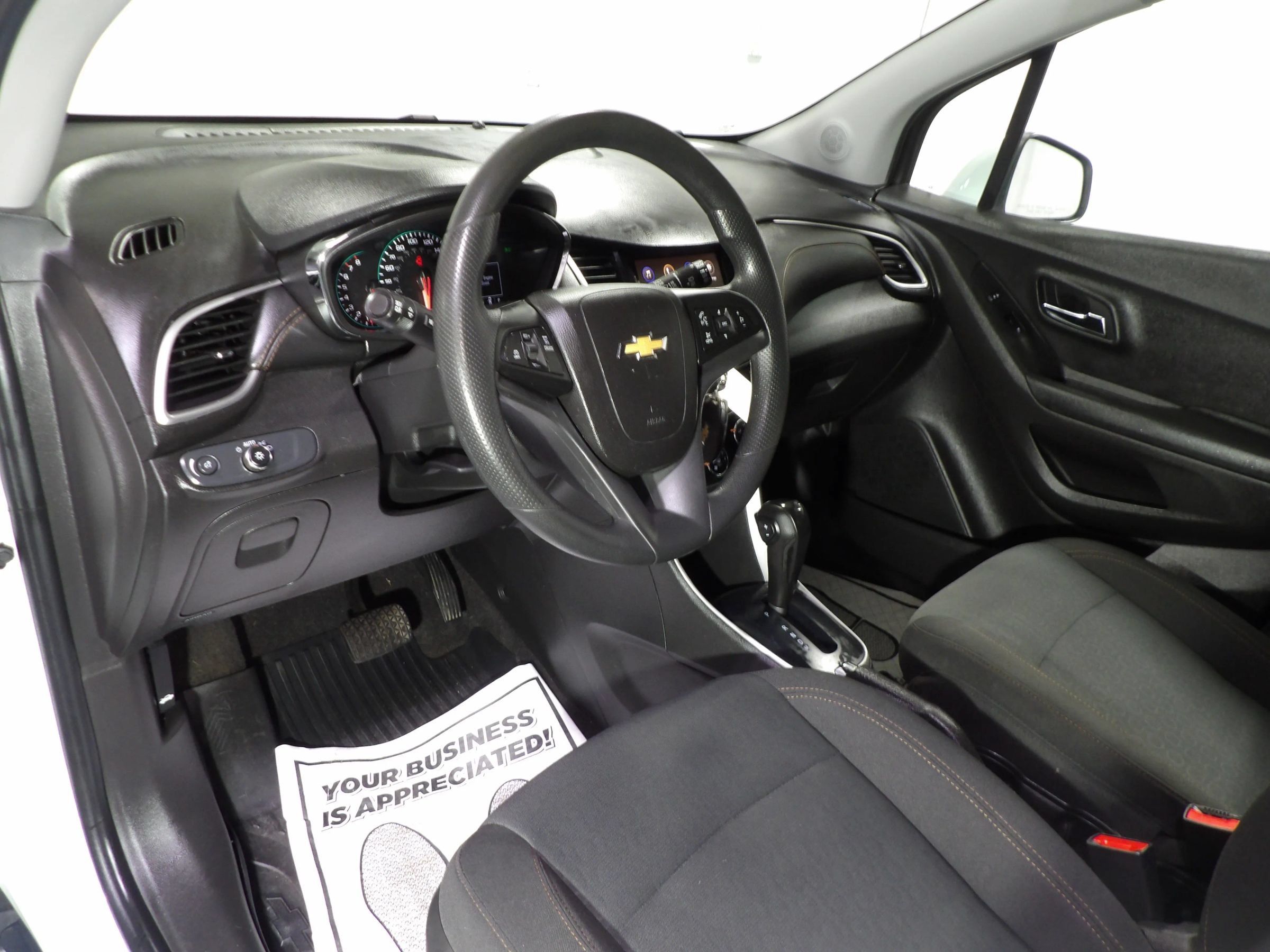 Used 2022 Chevrolet Trax LS w/ Tint and Cruise Package AWD/4WD image 9