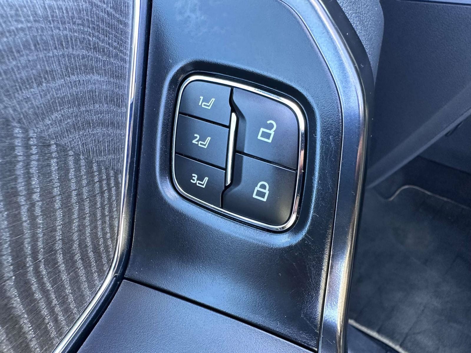 Used 2023 Ford F150 Platinum AWD/4WD image 10