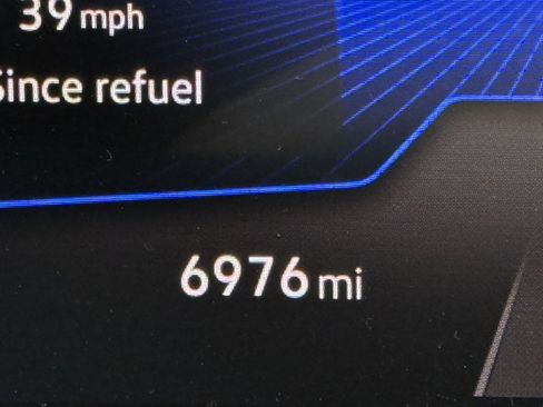 Certified 2024 Volkswagen Taos SE image 12