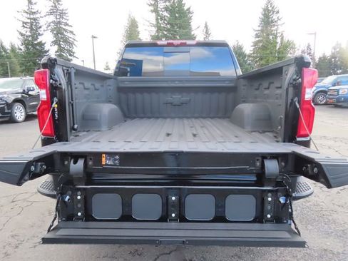 Certified 2025 Chevrolet Silverado 1500 ZR2 w/ Technology Package image 8