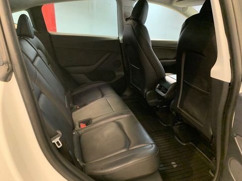 Used 2021 Tesla Model Y Long Range image 50