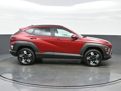 Used 2025 Hyundai Kona SEL AWD/4WD image 7