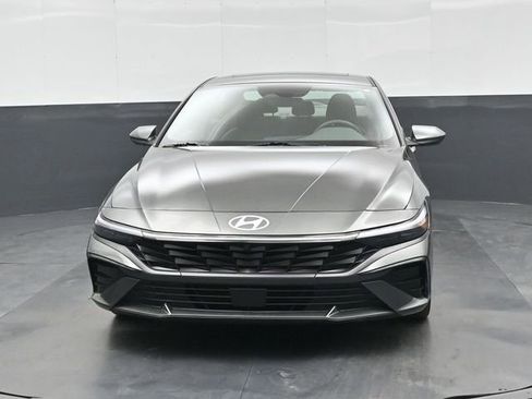 Used 2025 Hyundai Elantra SEL image 8