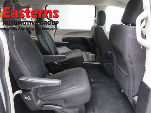 Used 2023 Chrysler Voyager LX FWD image 23