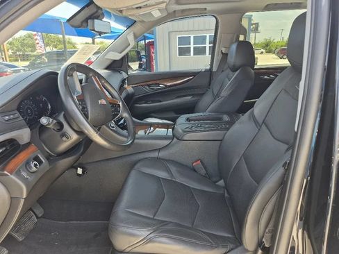 Used 2018 Cadillac Escalade Luxury RWD image 15